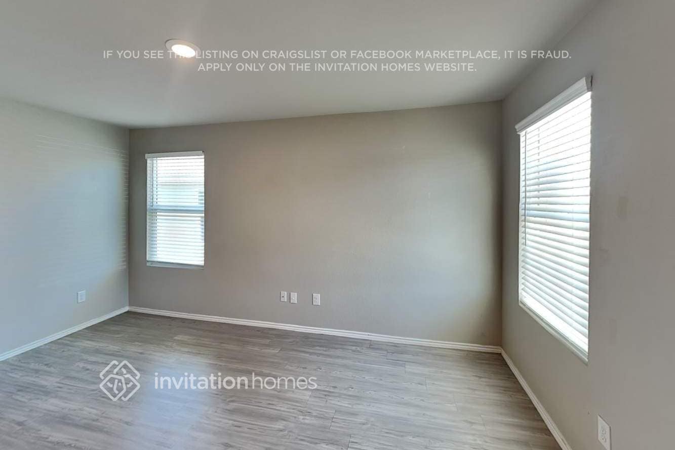 Building Photo - 5402 Verdugos Pl