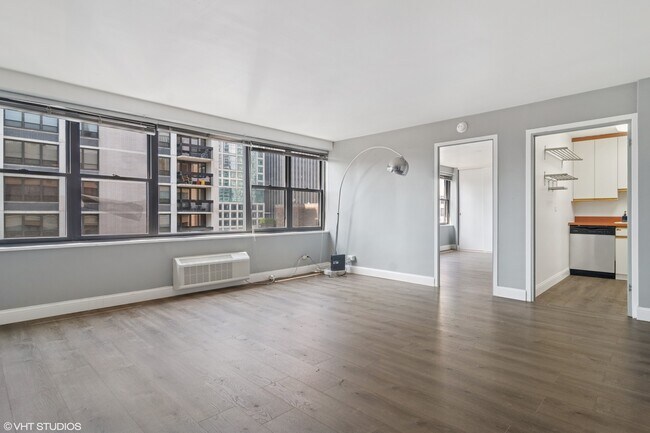 Building Photo - 850 N Dewitt Pl
