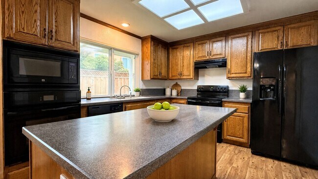 Building Photo - 7214 Chantilley Ct