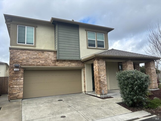 Building Photo - 1468 Oak Cir