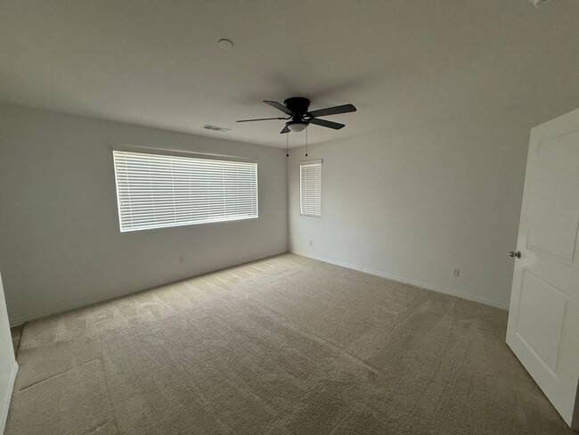 Building Photo - Beautiful Three Bedroom Two and a Half Bathroom Home in Murrieta!