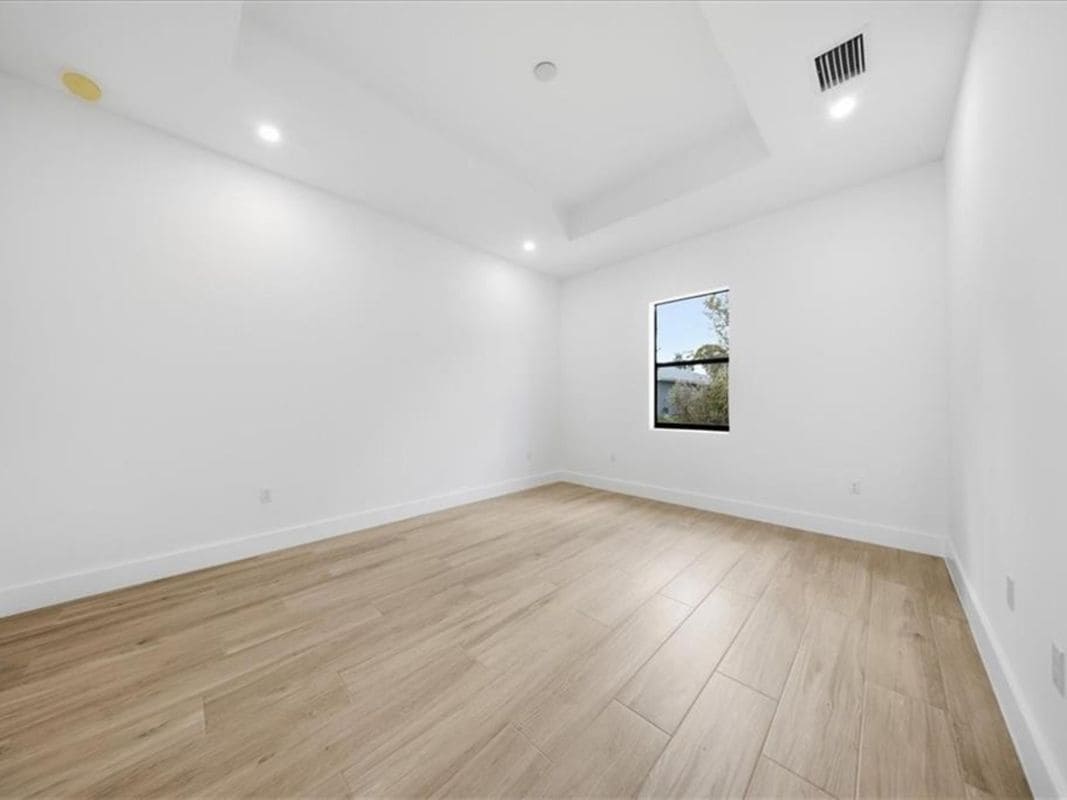 Building Photo - 6125 Hershey Ave