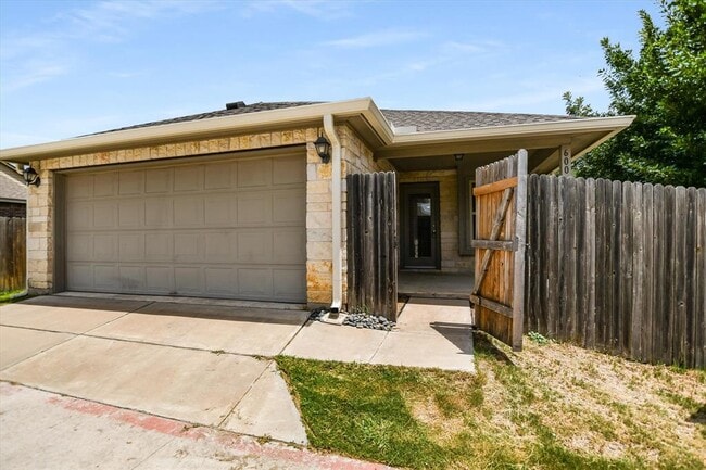Building Photo - 600 Allens Creek Way