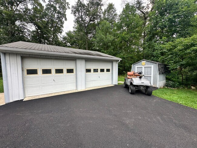 Building Photo - 9 Hardy Ln