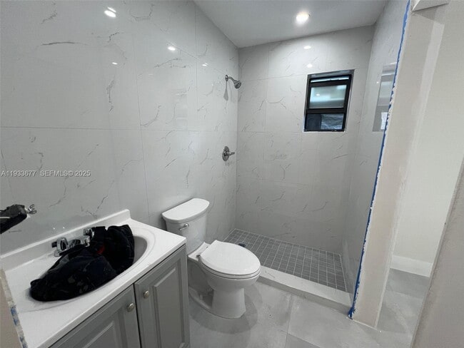 Building Photo - 2169 NW Flagler Terrace