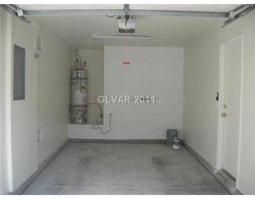 Building Photo - Cute House in the North in Gated Community