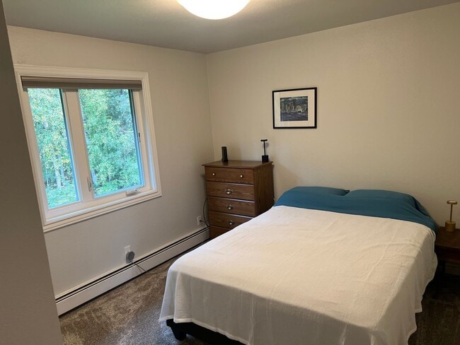 Building Photo - 3 Bed 2 Bath Fully Furnished Unit in Fairbanks- SORRY, NO PETS!