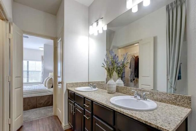 Building Photo - 1 bedroom in Austin TX 78744