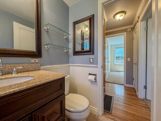 Building Photo - Lovely 4bd/2bth Haller Lake Home in North Seattle, $3,995/mo.