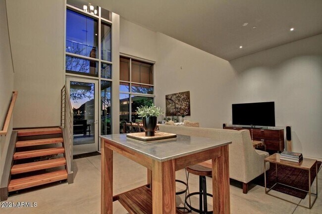 Building Photo - 4747 N Scottsdale Rd