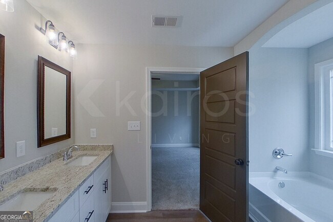 Building Photo - 162 Allentown Wy