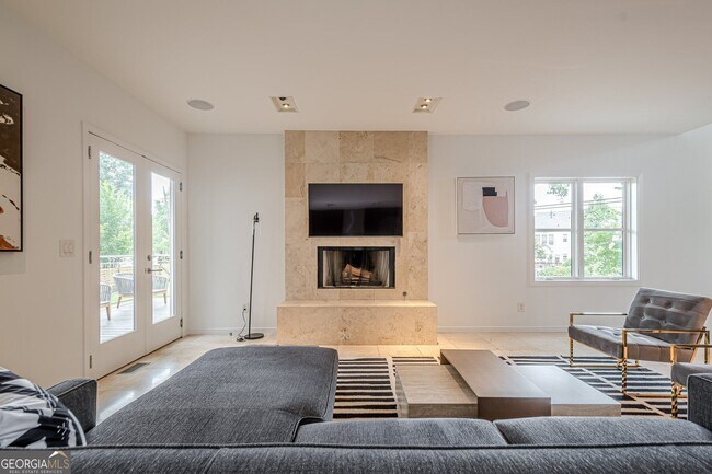 Building Photo - 2269 Briarwood Hills Dr NE