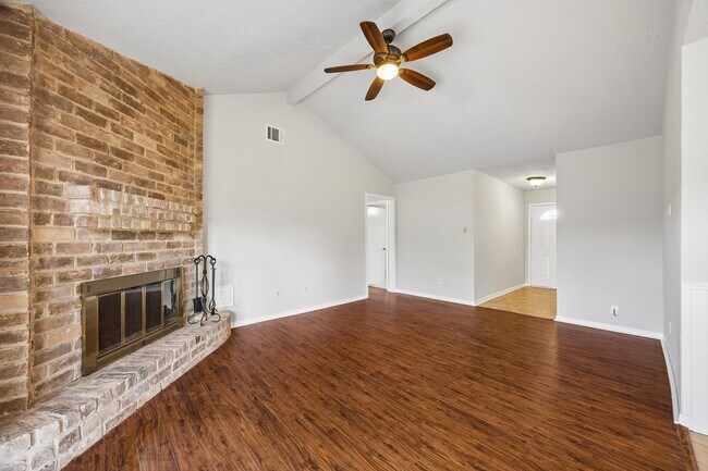 Building Photo - 1605 Cypress Hollow St