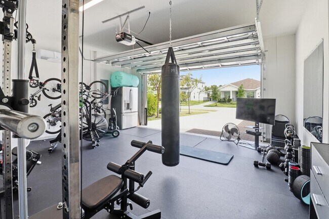 Building Photo - 655 Hookline Cir