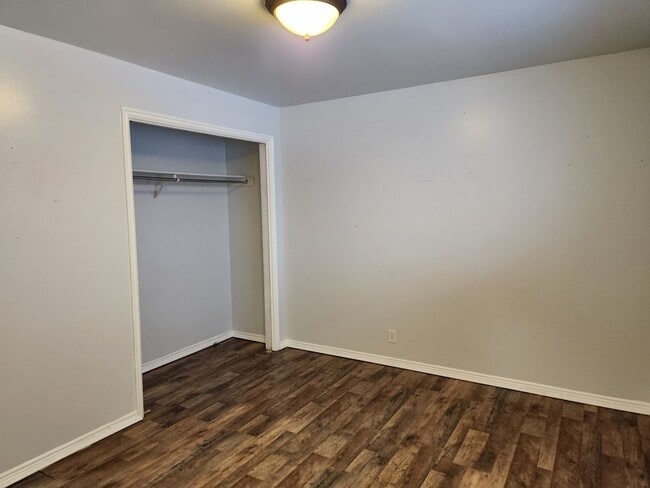 Building Photo - Great 5 Bed 3 Bath Rambler Home in Sandy