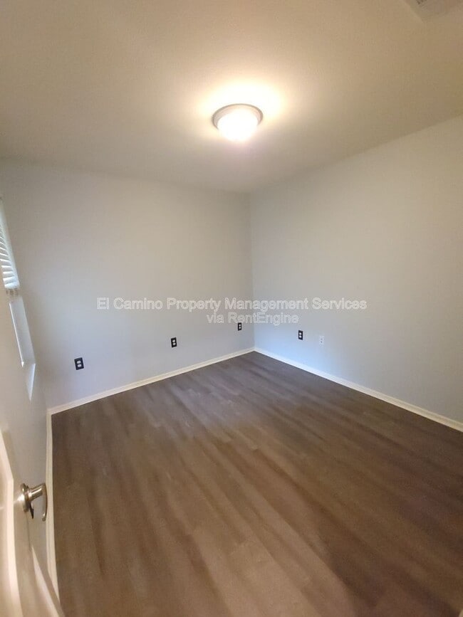 Building Photo - 10244 Artesia Blvd