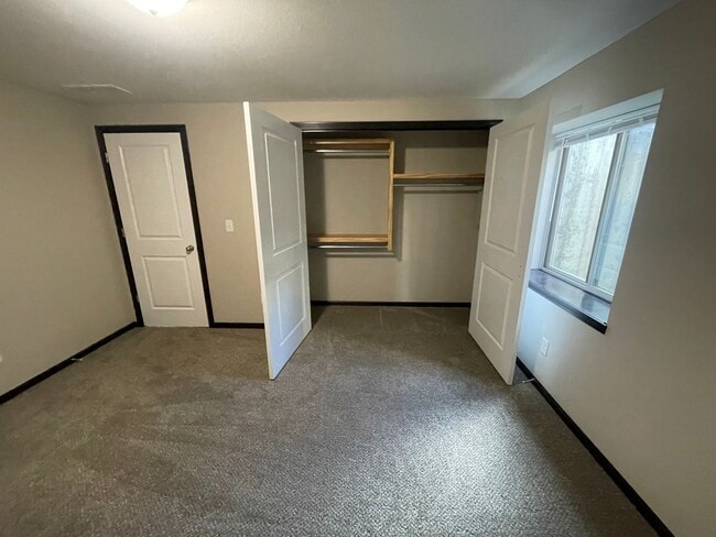 Building Photo - 12801/03 E Timber Lake Rd