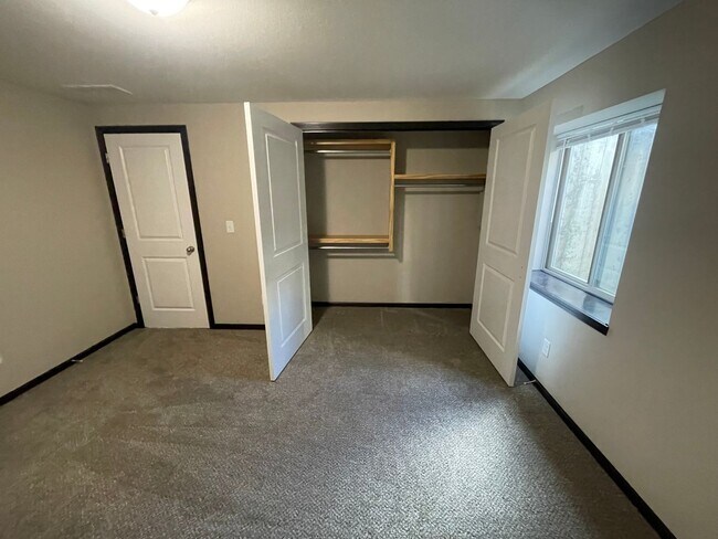 Building Photo - 12813/15 E Timber Lake Ct