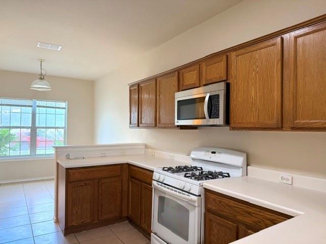 Building Photo - 908 N Creek Blvd