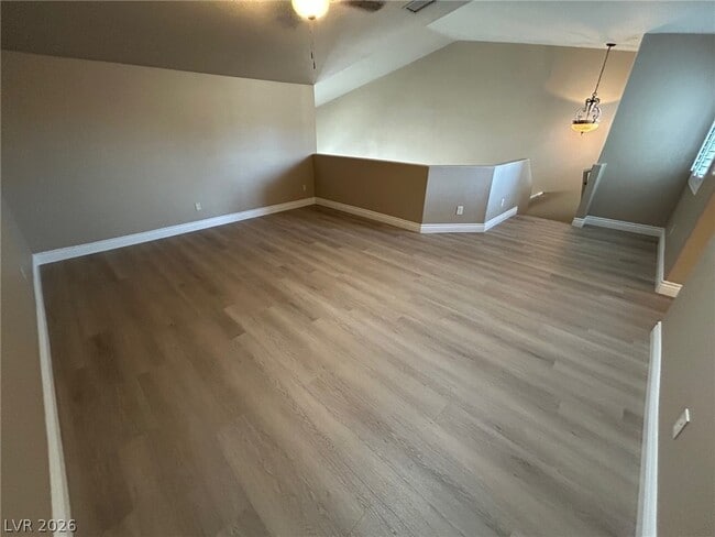 Building Photo - 907 Majestic Oak St