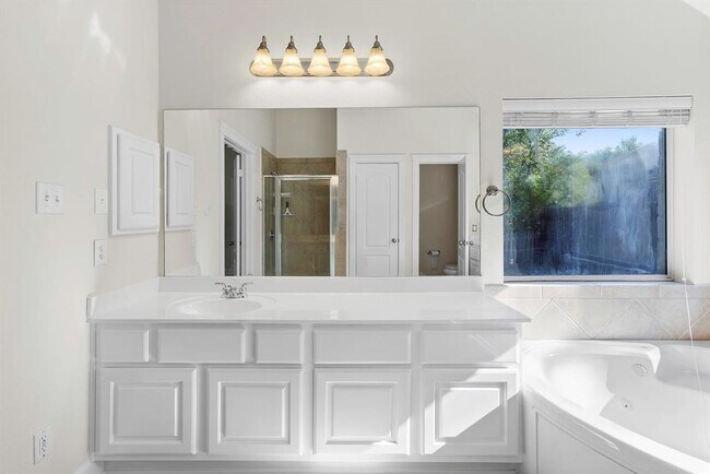 Building Photo - 10805 Ariock Ln