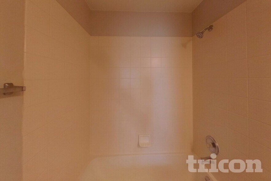Building Photo - 5548 Many Springs Dr