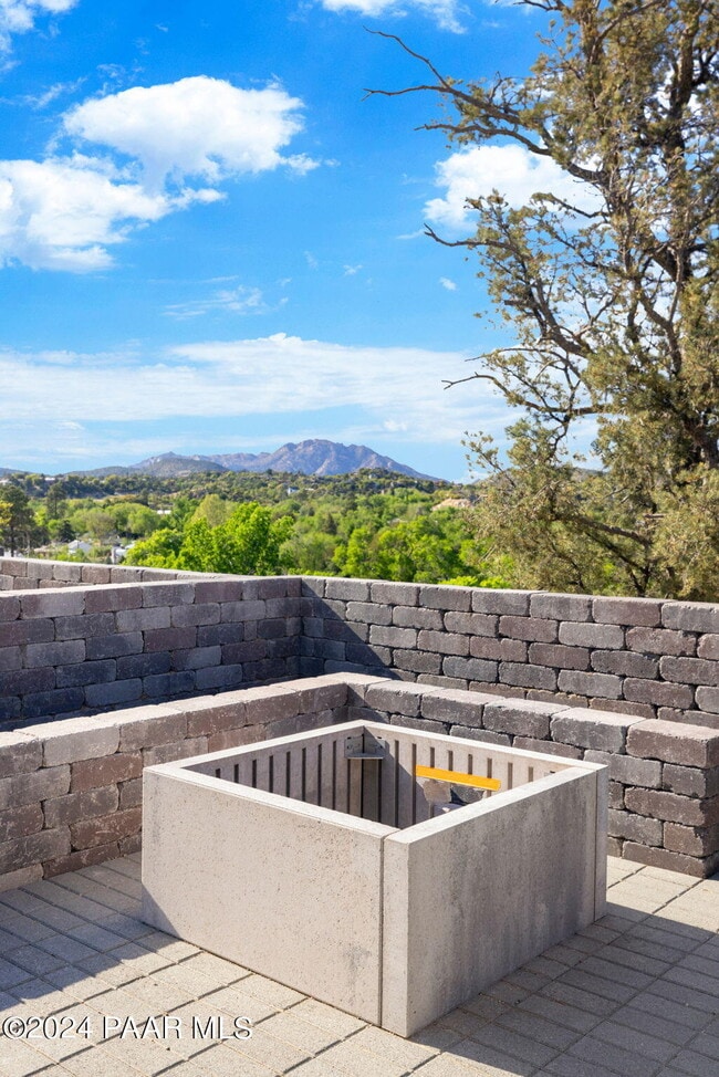 Building Photo - 1328 Rockwood Dr