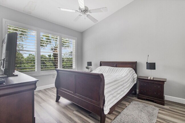 Building Photo - Charming 2-Bed, 2-Bath Condo Retreat with 1,309 Sq Ft in Fort Myers' Premier Locale!