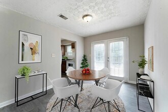 Building Photo - Room in Apartment on Mt Zion Rd