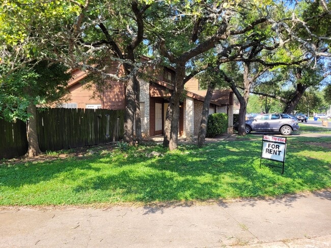 Building Photo - 8801 Clearbrook Trail