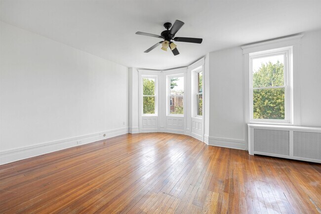 Building Photo - 258 Woodlawn Ave