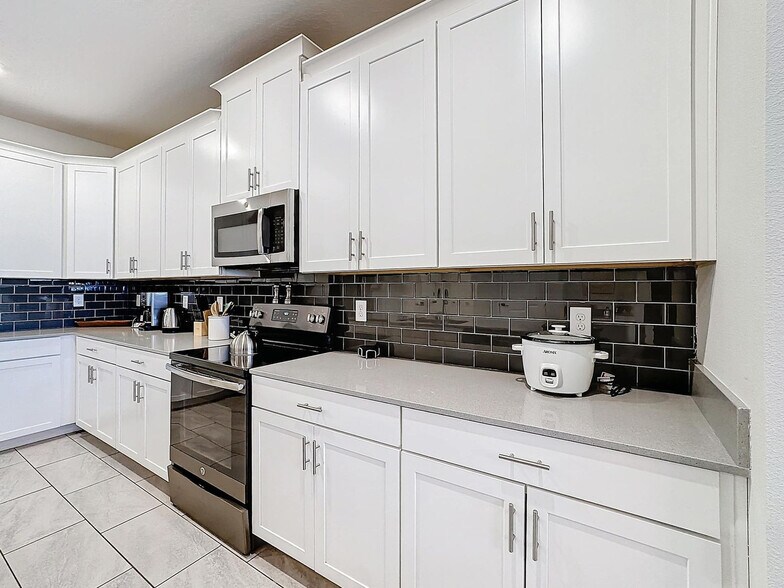 Building Photo - 1589 Flange Dr