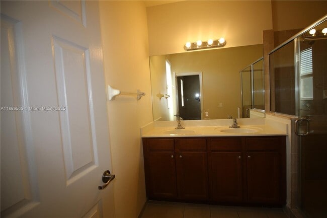 Building Photo - 9205 SW 170th Pl