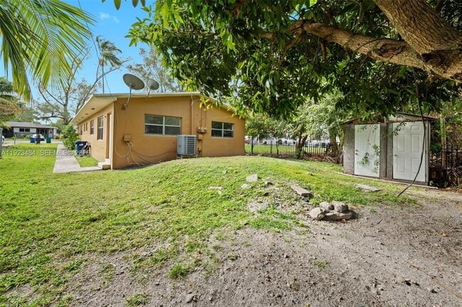 Building Photo - 1429 NE 118th Terrace