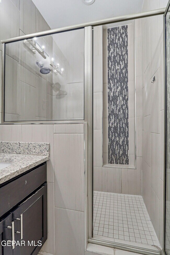 Building Photo - 14925 Tierra Mirage Ave