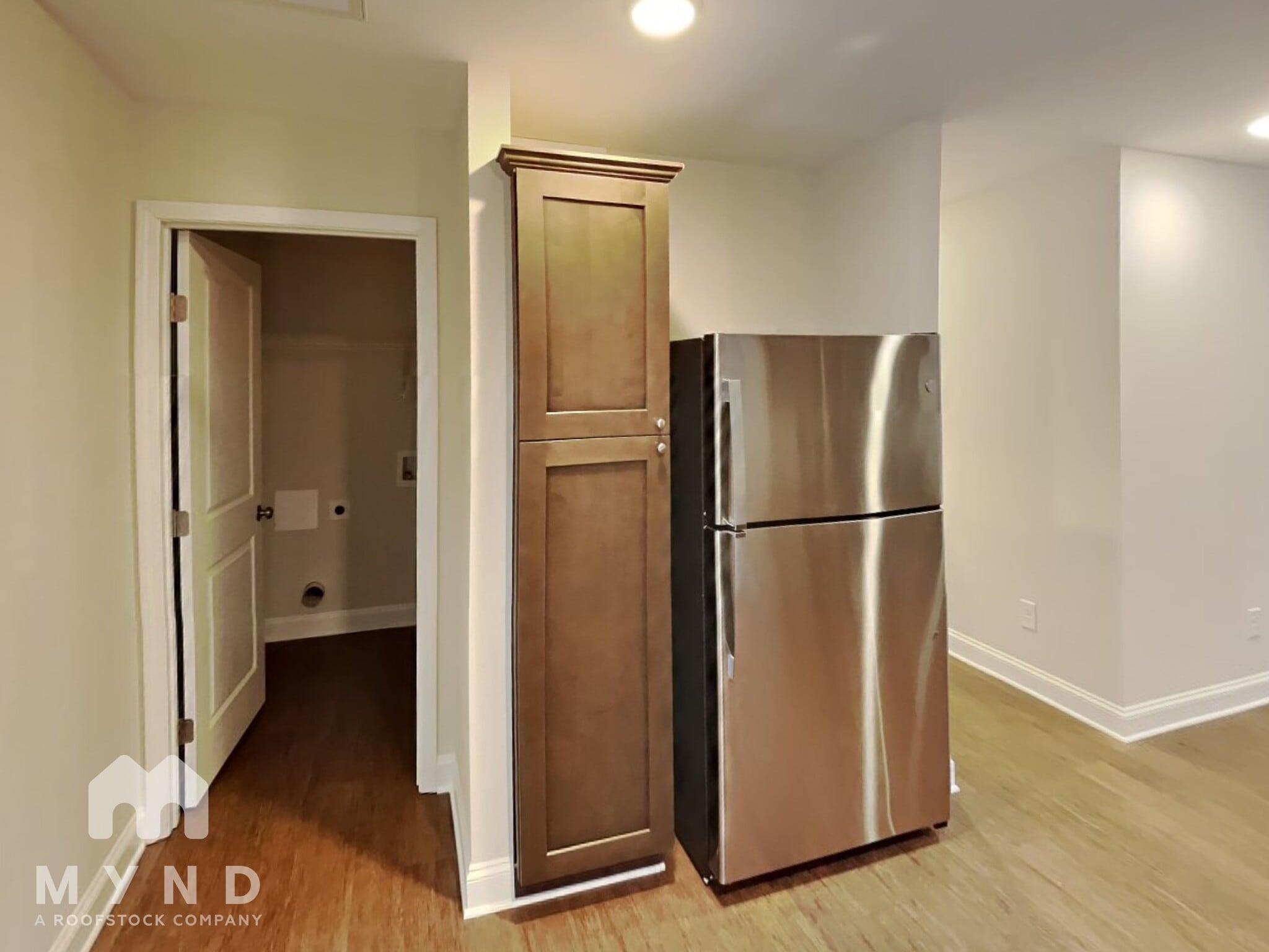 Building Photo - 561 Westside Cir