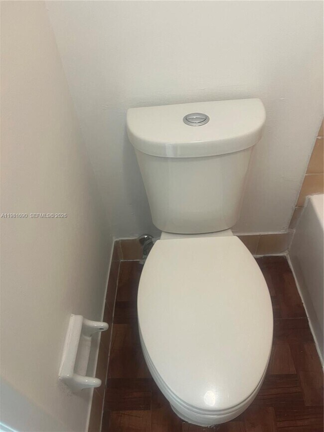 Building Photo - 590 NW 114th Ave