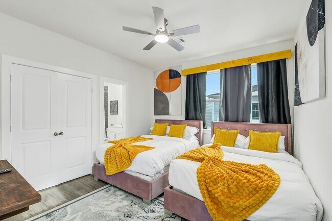 Building Photo - 6713 St Augustine St