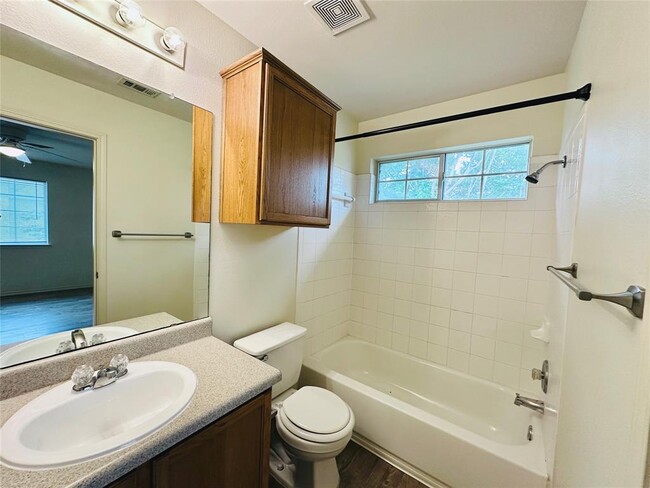 Building Photo - 804 Palo Duro Dr