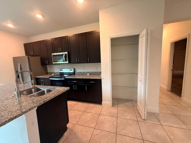 Building Photo - 7855 SW 127th Loop