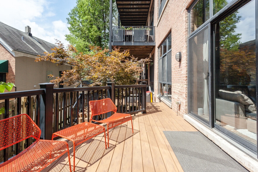 Building Photo - 1750 N Wolcott Ave