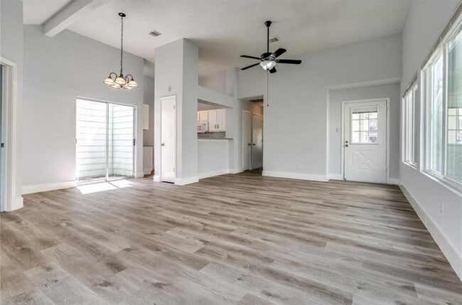 Building Photo - 6420 Horsepen Bayou Dr