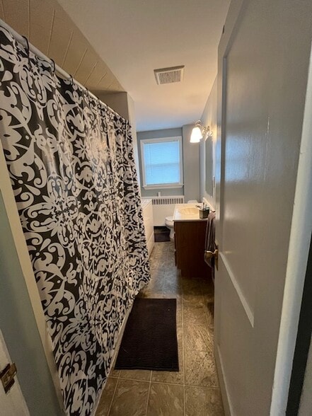 Building Photo - 9 Lafayette St