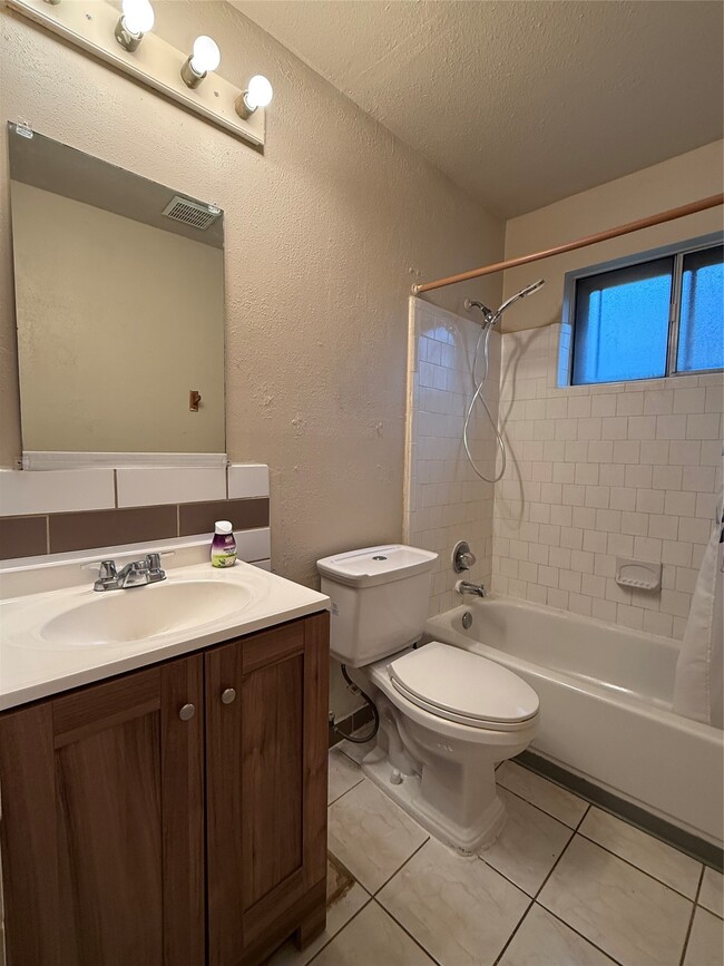 Building Photo - 10807 Emery Dr