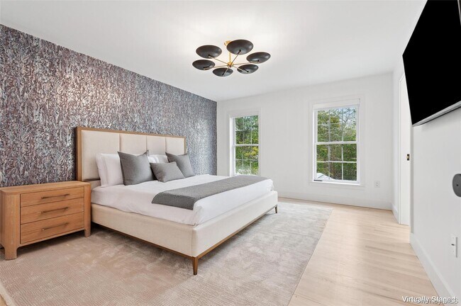 Building Photo - 4056 Noyack Rd