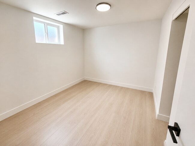 Building Photo - 7407 SW 36th Ave