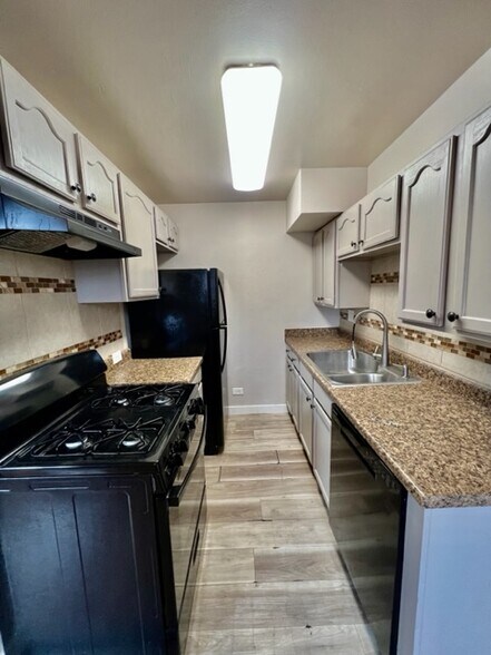 Building Photo - Milagros Apartments