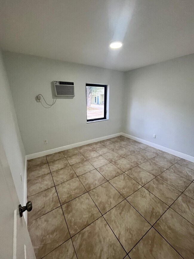 Building Photo - WEJ 13550 LLC - 18257