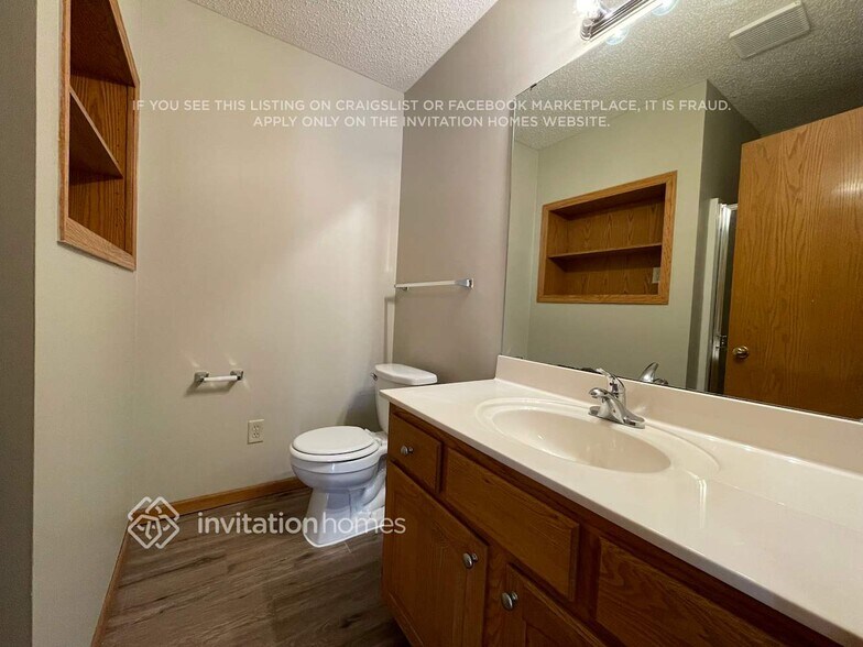 Building Photo - 13470 Dellwood Way