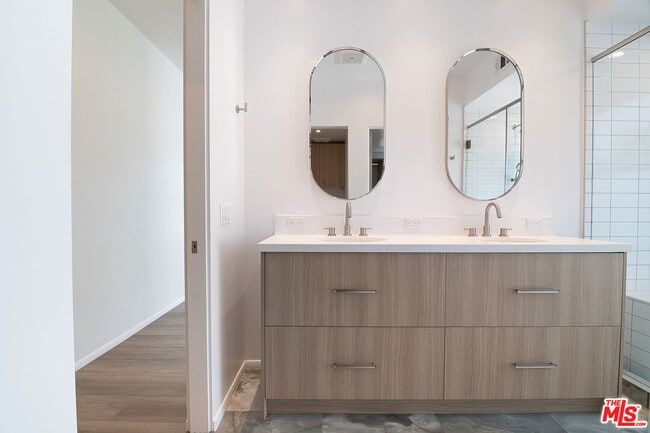 Building Photo - 4143 Madison Ave